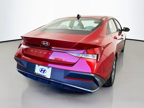 Certified 2024 Hyundai Elantra SEL image 5