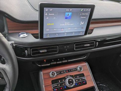 Used 2023 Lincoln Aviator Reserve w/ Equipment Group 201A AWD/4WD image 8