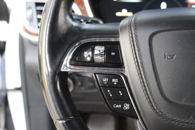 Used 2017 Lincoln Continental Reserve w/ Luxury Package AWD/4WD image 16
