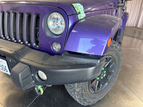 Used 2016 Jeep Wrangler Unlimited Sahara AWD/4WD image 9