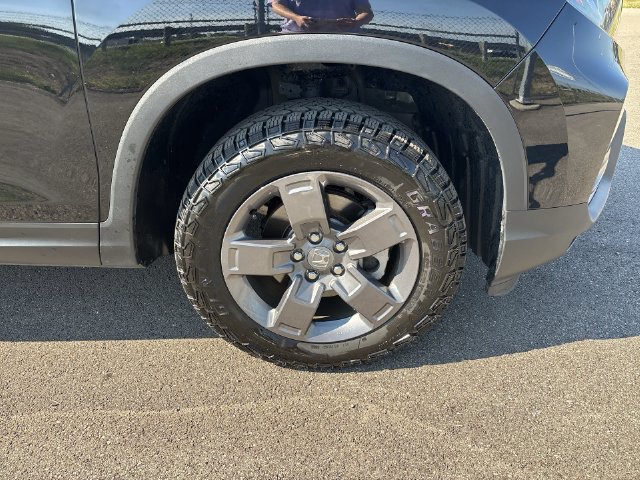 Used 2025 Honda Ridgeline TrailSport image 11