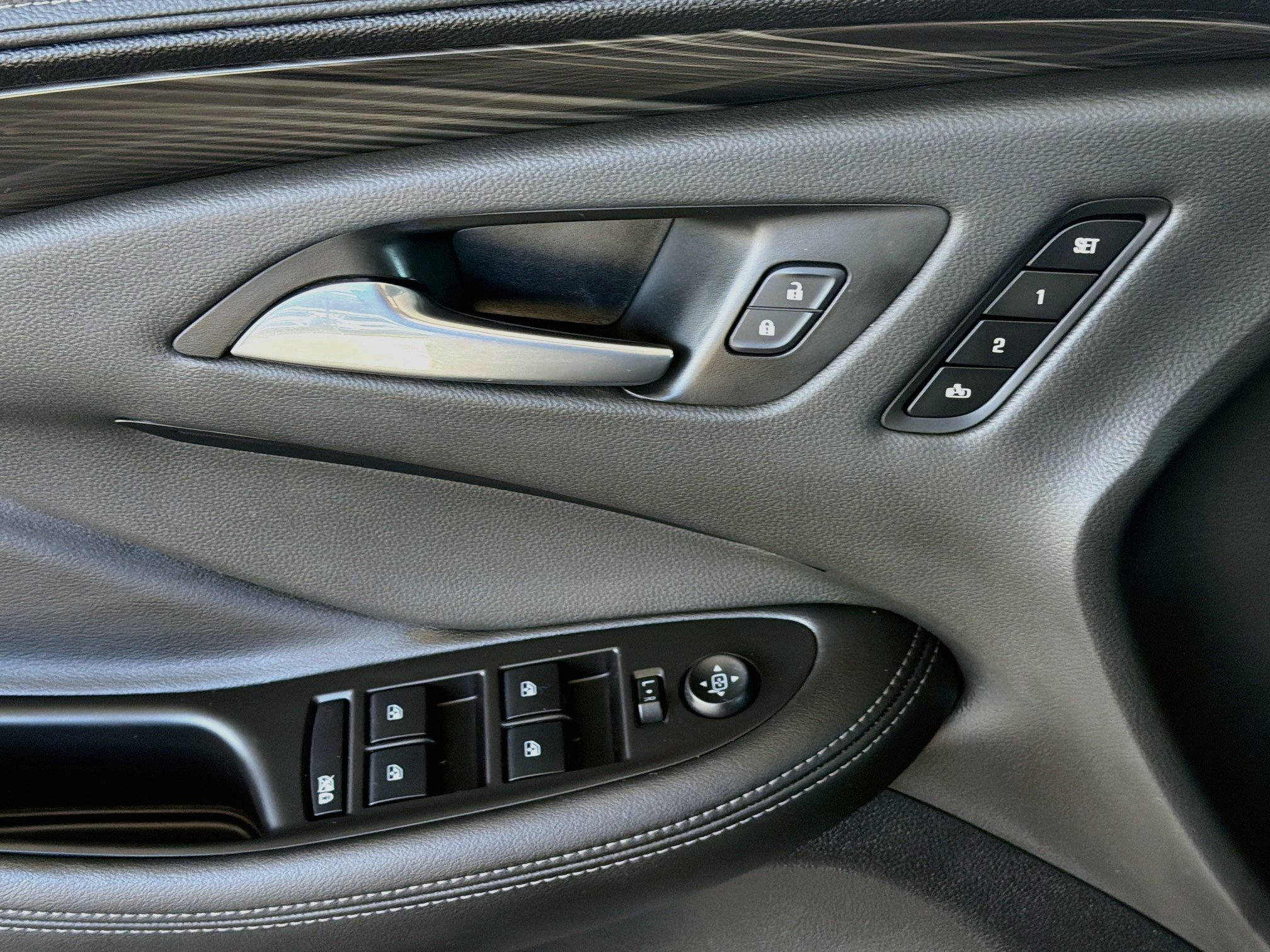 Used 2019 Buick Envision Essence AWD/4WD image 15