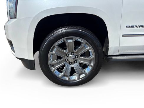 Used 2016 GMC Yukon XL Denali w/ Open Road Package AWD/4WD image 9