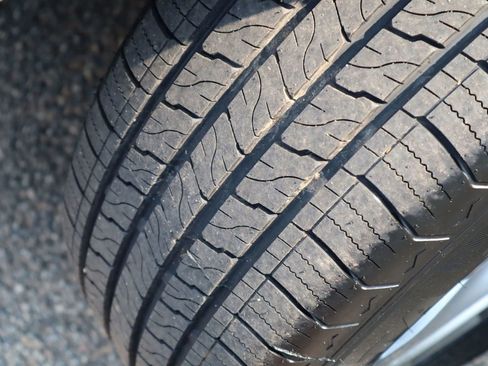 Used 2013 INFINITI JX35 AWD w/ Premium Pkg image 39