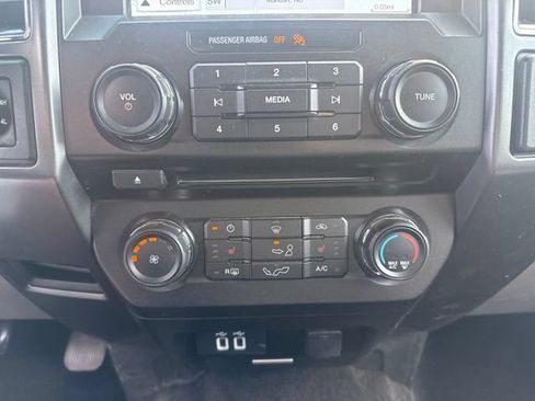 Used 2018 Ford F150 XLT w/ Equipment Group 302A Luxury AWD/4WD image 15