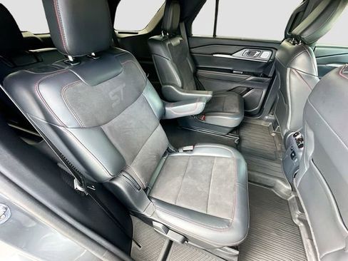 Used 2025 Ford Explorer ST AWD/4WD image 29