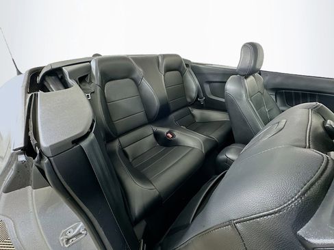 Used 2020 Ford Mustang Premium RWD image 30