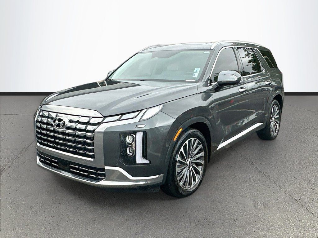 Used 2025 Hyundai Palisade Calligraphy FWD image 3
