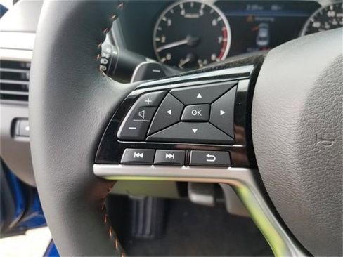 New 2025 Nissan Altima 2.5 SR image 17