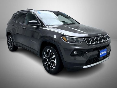 Used 2024 Jeep Compass Limited image 3