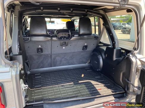 Used 2022 Jeep Wrangler Unlimited Sahara AWD/4WD image 9