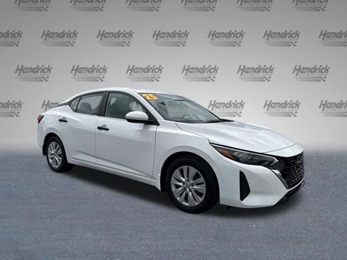 Used 2025 Nissan Sentra S FWD image 2