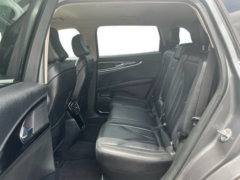 Used 2022 Lincoln Nautilus FWD image 21