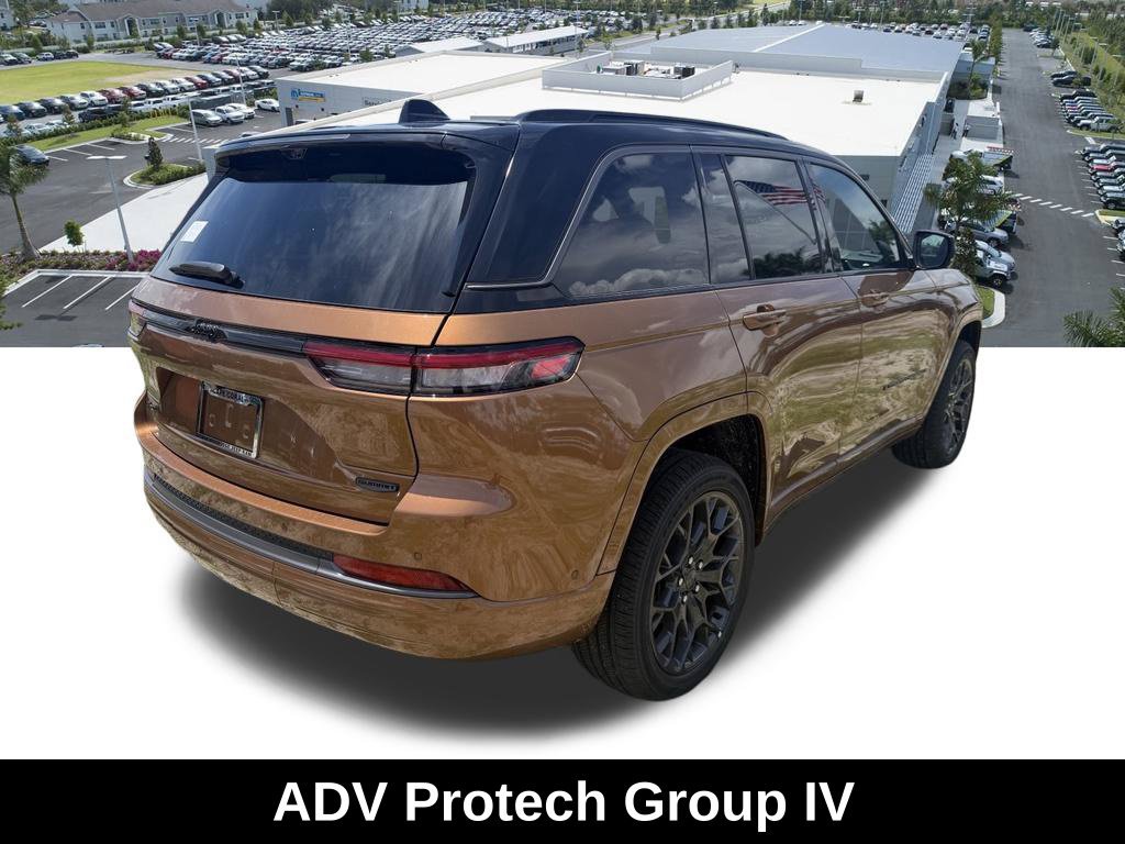 New 2026 Jeep Grand Cherokee Summit w/ Obsidian Package AWD/4WD image 4
