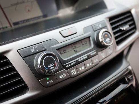 Used 2015 Honda Odyssey Touring Elite image 44