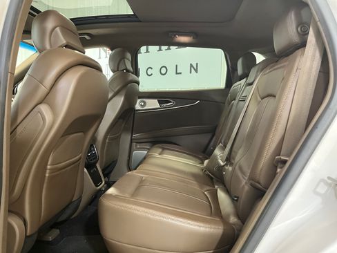 Used 2016 Lincoln MKX Reserve w/ Luxury Package AWD/4WD image 12