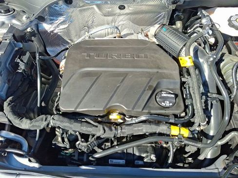 Certified 2024 Chevrolet Trax RS w/ Driver Confidence Package image 27