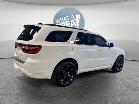 Used 2023 Dodge Durango GT image 3