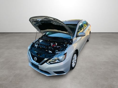 Used 2019 Nissan Sentra SV FWD image 2