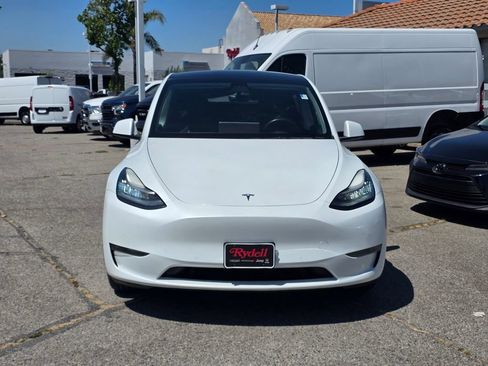 Used 2021 Tesla Model Y Long Range AWD/4WD image 2