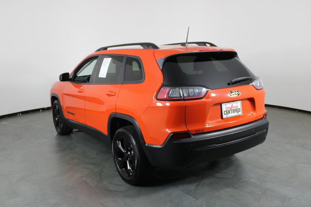 Used 2021 Jeep Cherokee Latitude Plus FWD image 3