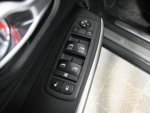 Used 2020 Jeep Cherokee Limited image 20