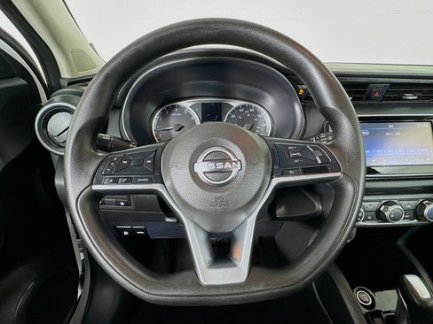 Used 2022 Nissan Kicks S image 11