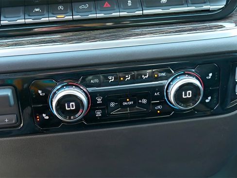 New 2025 GMC Sierra 1500 Elevation image 15