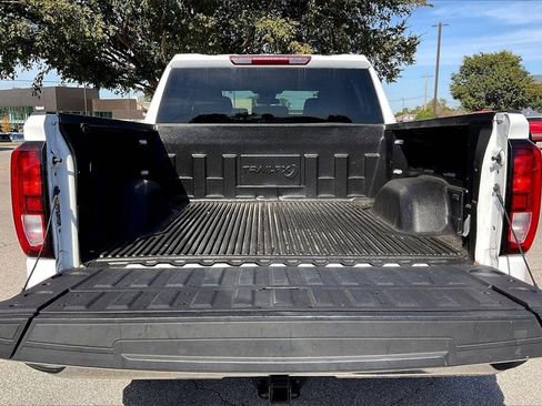 Used 2024 GMC Sierra 1500 SLE image 12