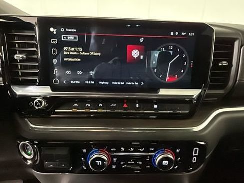 Used 2024 GMC Sierra 1500 SLT w/ SLT Premium Package AWD/4WD image 23