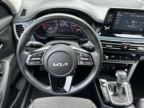 Used 2023 Kia Seltos S AWD/4WD image 13