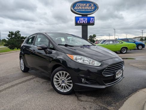 Used 2014 Ford Fiesta Titanium FWD image 2
