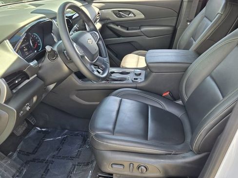 Used 2023 Chevrolet Traverse LT FWD image 10