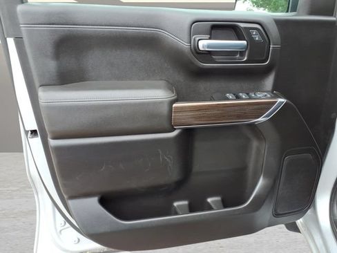 Used 2022 Chevrolet Silverado 1500 LT AWD/4WD image 14
