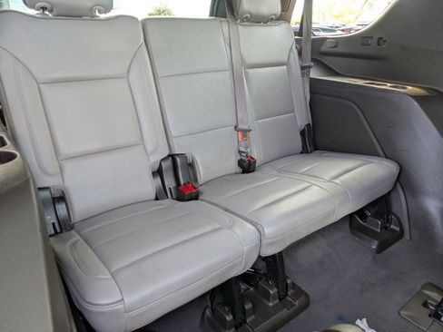 Used 2021 GMC Yukon SLT w/ SLT Luxury Plus Package image 14