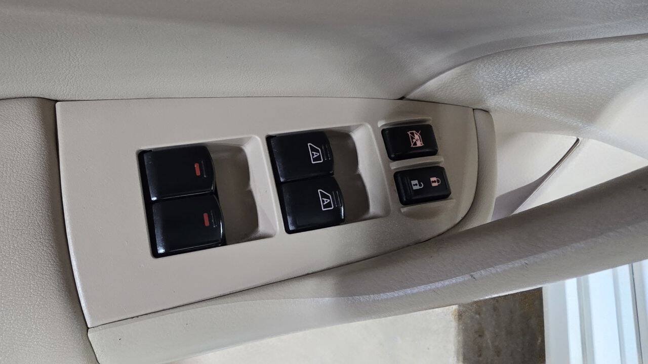 Used 2013 Nissan Maxima 3.5 SV w/ Premium Pkg FWD image 18