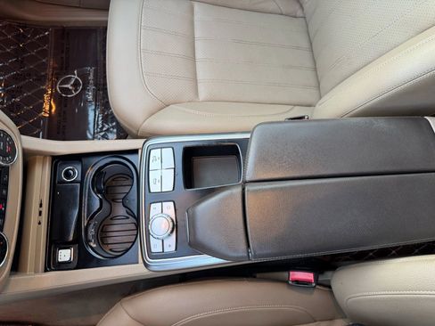 Used 2015 Mercedes-Benz GL 450 4MATIC w/ Appearance Package image 18