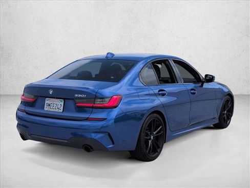 Used 2021 BMW 330i Sedan w/ M Sport Package RWD image 5