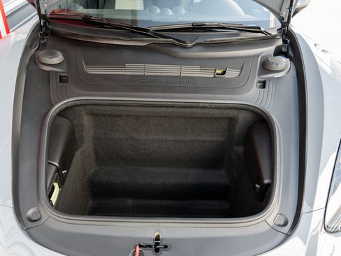 Used 2024 Porsche 718 Cayman RWD image 41