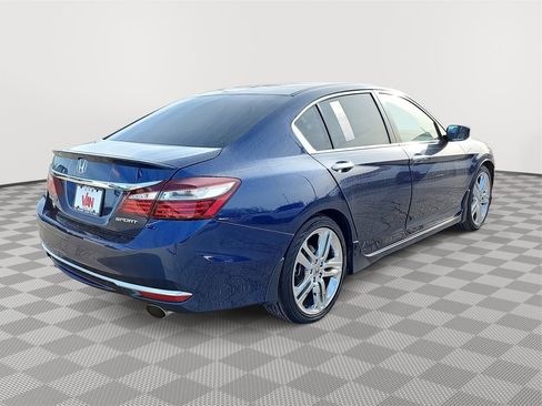Used 2017 Honda Accord Sport image 5