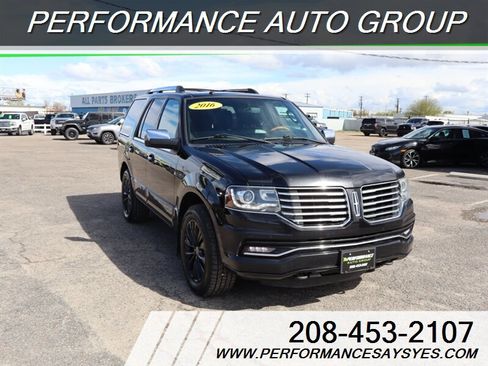 Used 2016 Lincoln Navigator Select image 1