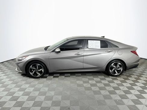 Used 2023 Hyundai Elantra Limited FWD image 5