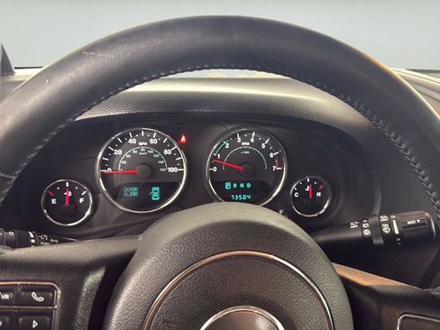 Used 2013 Jeep Wrangler Sahara w/ Connectivity Group AWD/4WD image 15