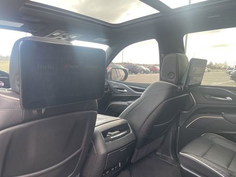 Certified 2024 Cadillac Escalade ESV Sport w/ LPO, ONYX Package image 30