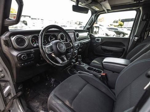 Used 2023 Jeep Wrangler Unlimited Rubicon 4xe w/ Cold Weather Group AWD/4WD image 18
