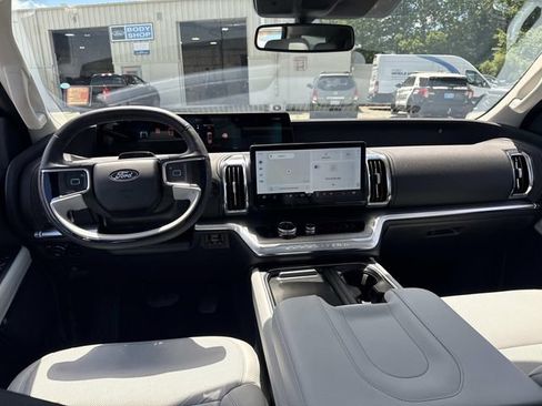 Certified 2025 Ford Expedition Max Platinum AWD/4WD image 15