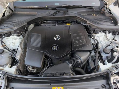 Used 2024 Mercedes-Benz GLC 300 4MATIC image 25