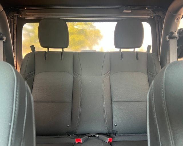 Certified 2020 Jeep Wrangler Sport AWD/4WD image 19