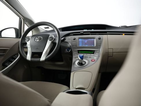 Used 2013 Toyota Prius Two FWD image 10