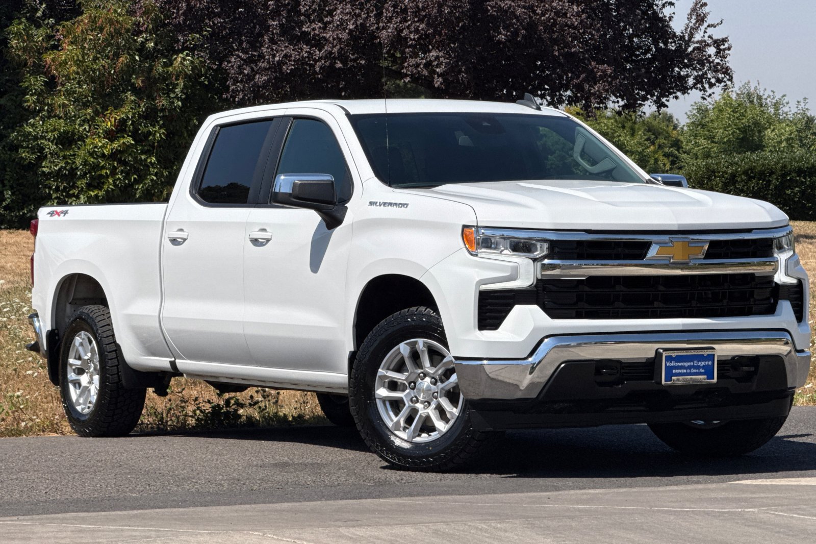 Used 2023 Chevrolet Silverado 1500 LT AWD/4WD image 1